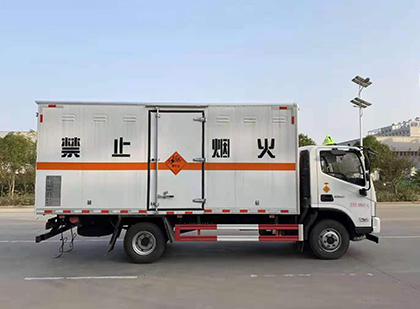 熊口管理区爆破器材运输车